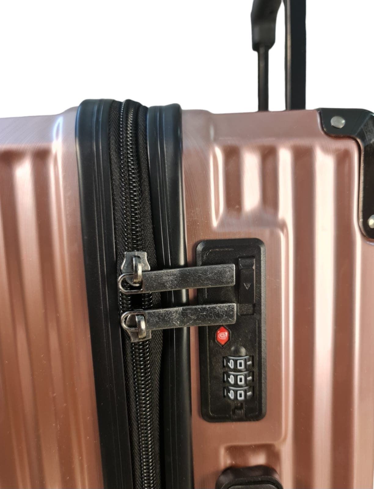Travel Maleta Diamond Rígida de Cabina 55.0 x 37.0 x 20.0 cms Resistente y Ligera color Rosa Metal - Imagen 10